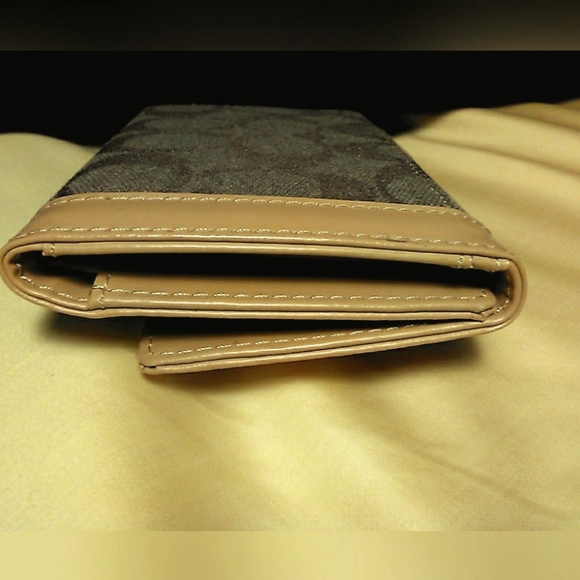 LIKE BRAND NEW COACH LONG WALLET MONOGRAM TAN/ BROWN LEATHER & CANVAS - Picture 2 of 9